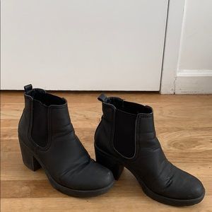 Black Platform Heel Boots